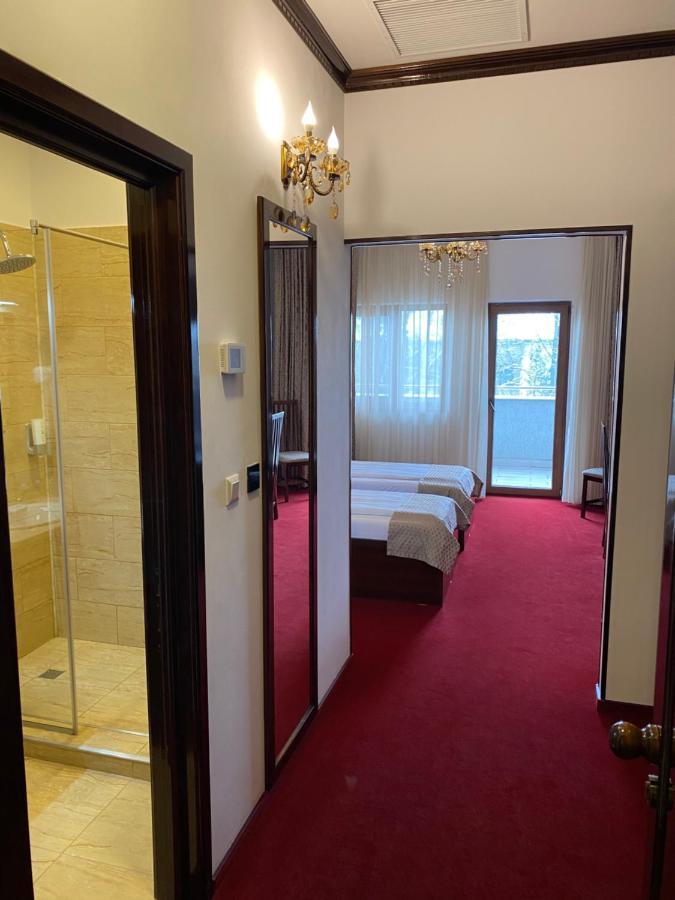 Hotel Onix Roman Eksteriør bilde