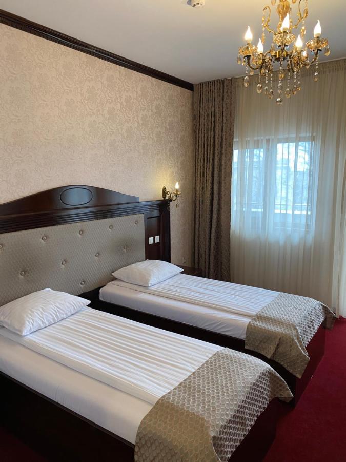 Hotel Onix Roman Eksteriør bilde