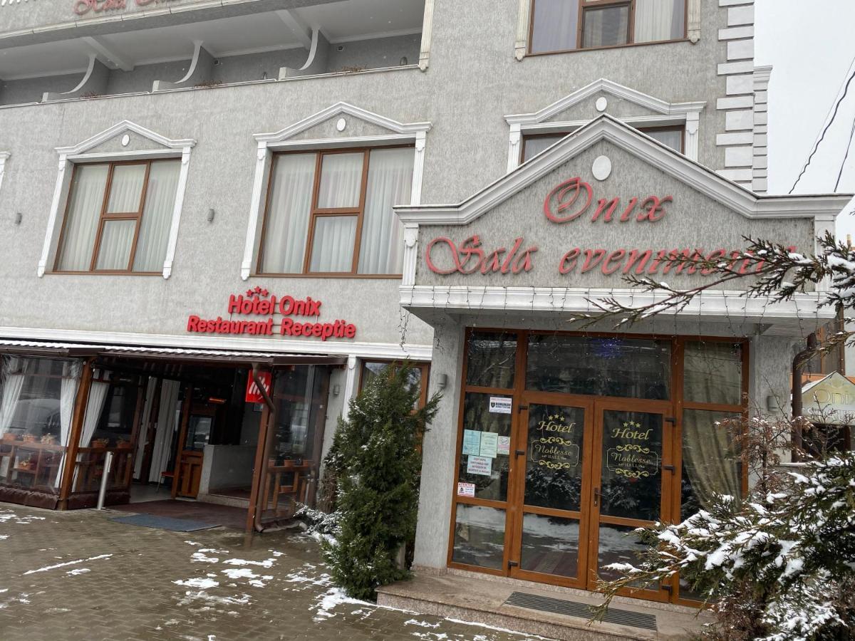 Hotel Onix Roman Eksteriør bilde