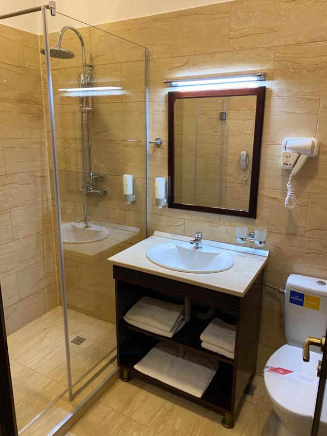 Hotel Onix Roman Eksteriør bilde