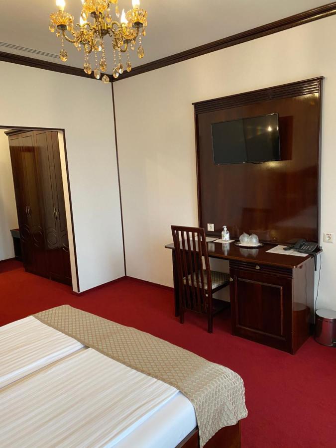 Hotel Onix Roman Eksteriør bilde